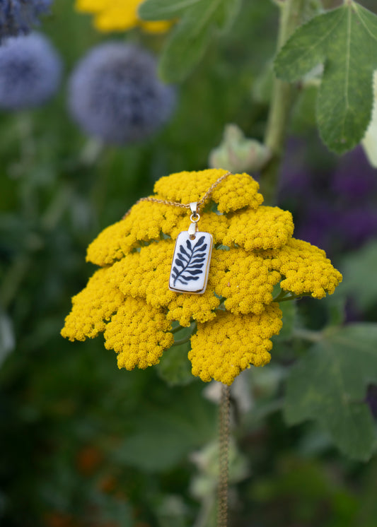 Handmade porcelain leaf pattern pendant necklace