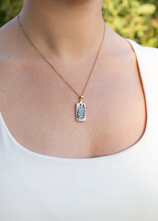 Handmade porcelain leaf pattern pendant necklace